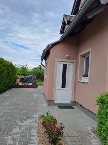 Seiteneingangstür in Weiß