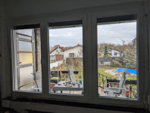 Dreiflügeliges PVC-Fenster in Weiß – Ansicht von innen