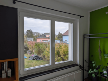Zweiflügeliges PVC-Fenster in Weiß